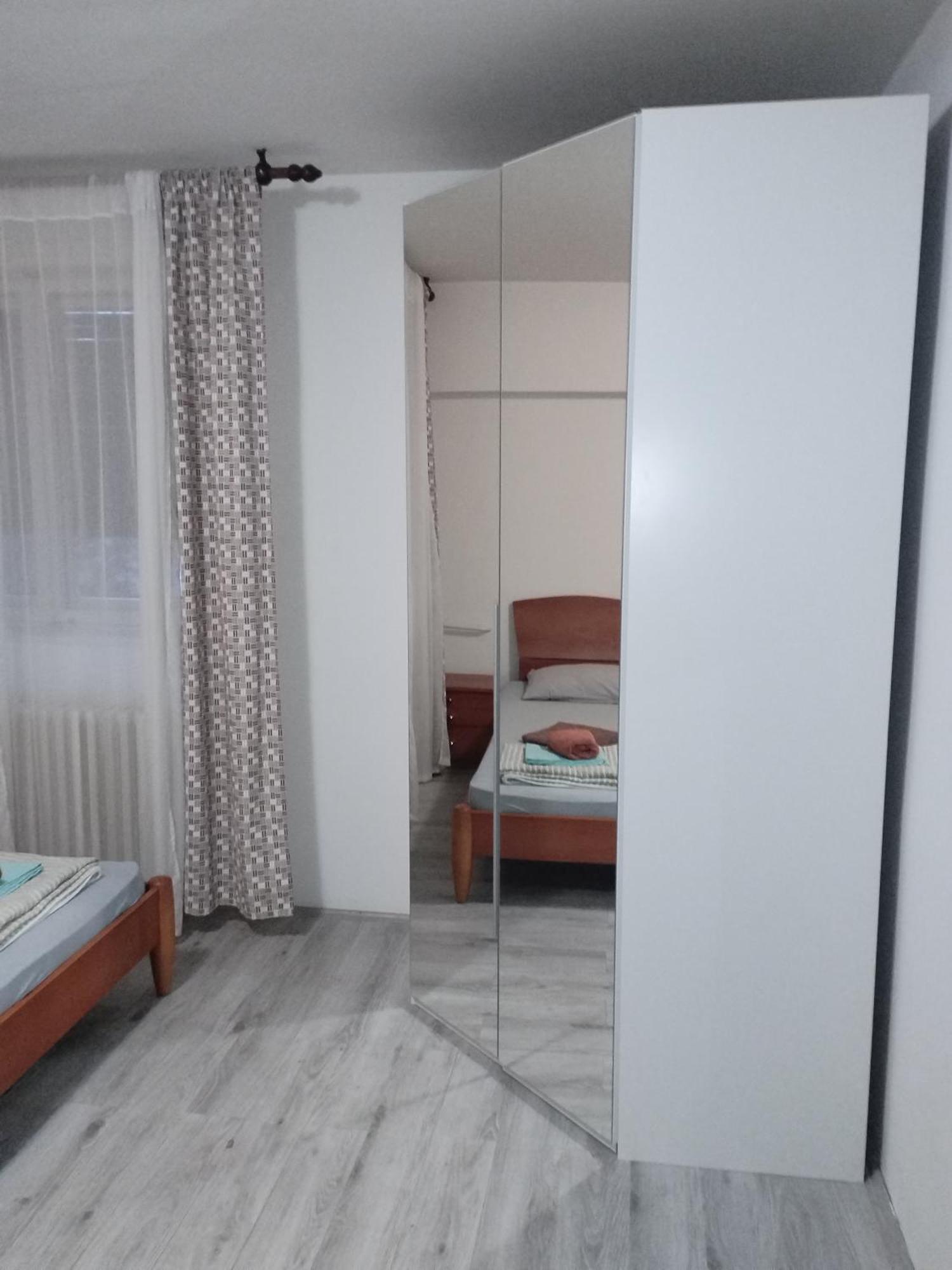 Dunavski Kej Novi Sad Bagian luar foto